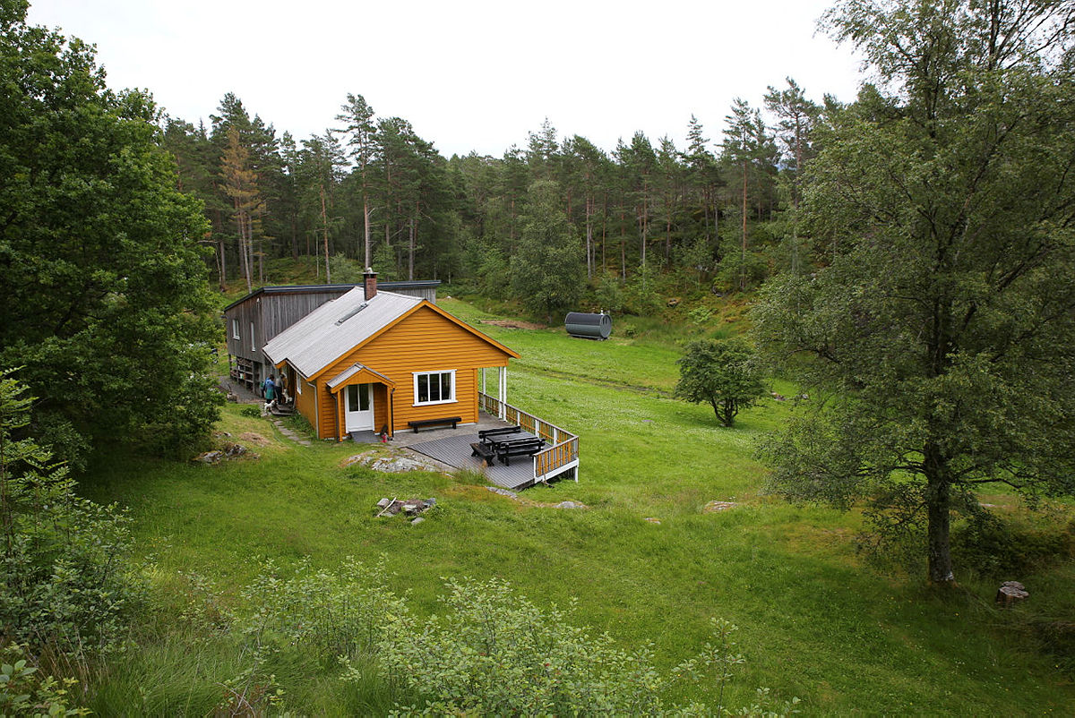 Hestvika på Varaldsøy, Kvinnherad kommune.