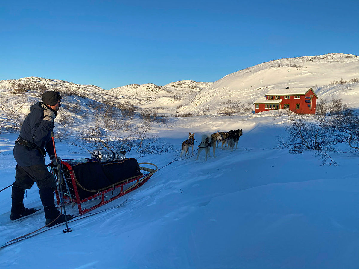 Blir jo ikke finere enn dette! På vei til Taumevatn.