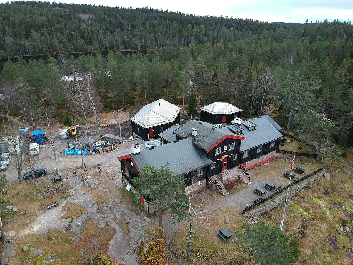 Nye Kobberhaughytta sett fra lufta.